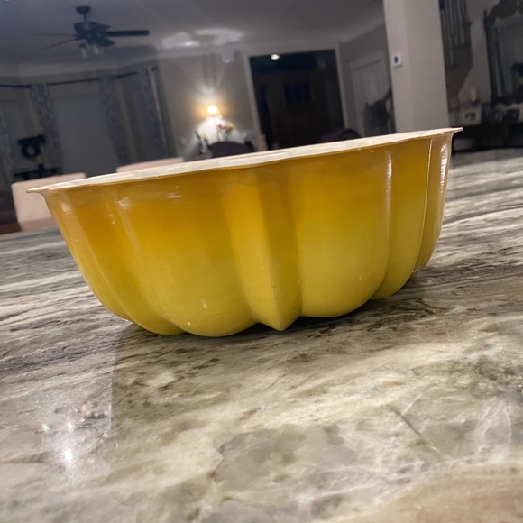 Vintage Nordicware 12 Cup Aluminum Bundt Fluted - Picture 2 of 8